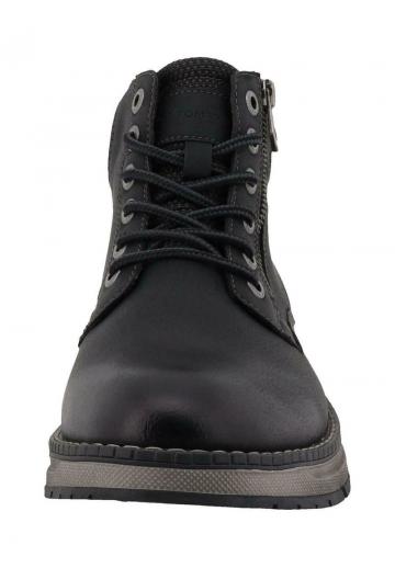 Ботинки на шнуровке