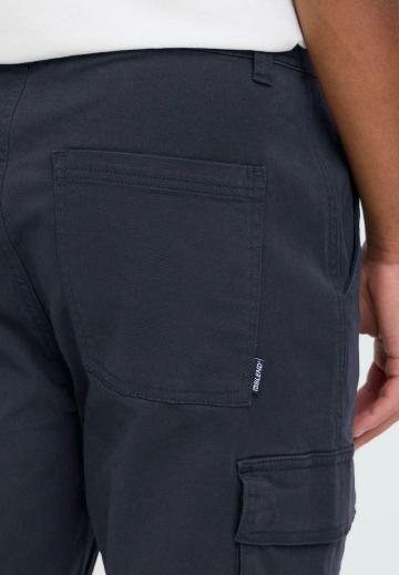 Брюки с накладными карманами