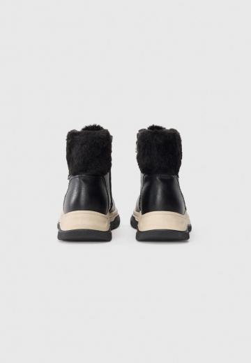 Зимние ботинки