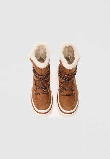 Сапожки на танкетке