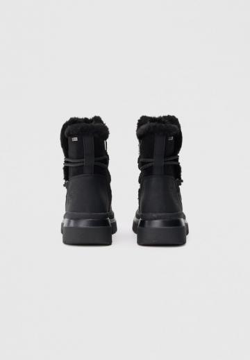 Сапожки на танкетке