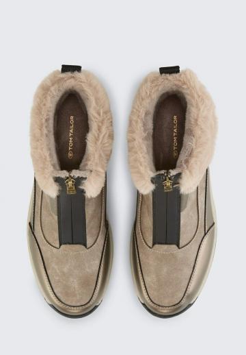 Сапожки на танкетке