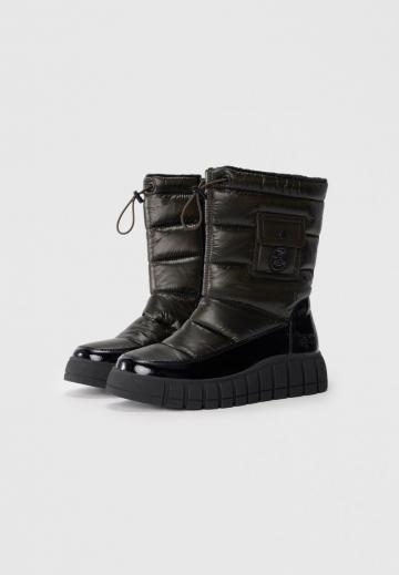 Сапожки на танкетке