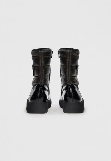 Сапожки на танкетке