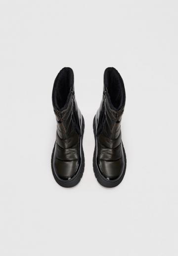 Сапожки на танкетке