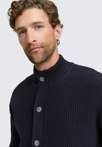 Вязаная кофта