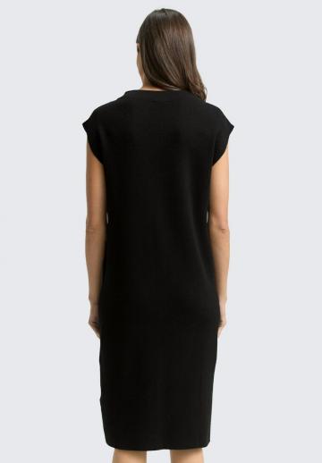 Вязаное платье