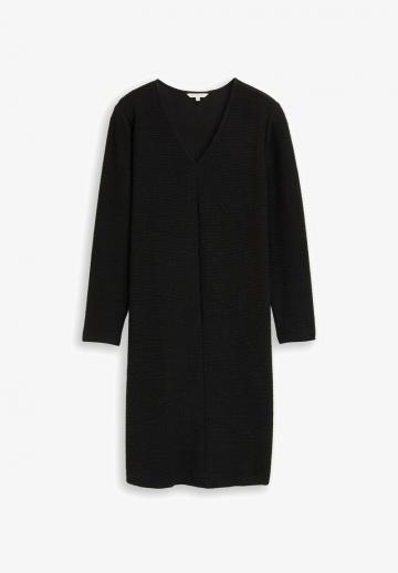 Вязаное платье