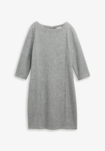 Вязаное платье