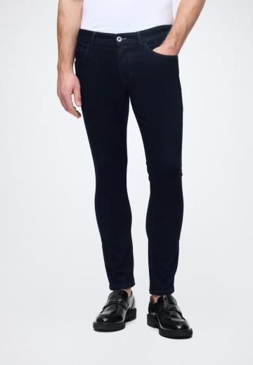 Узкие джинсы