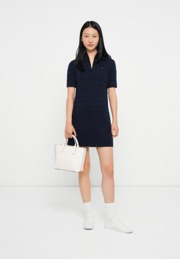 Вязаное платье