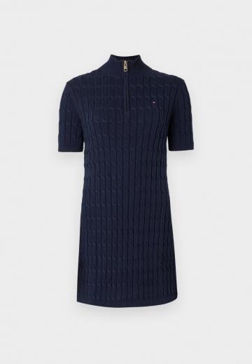 Вязаное платье