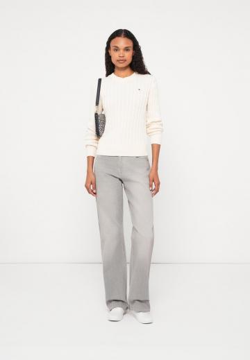 Пуловер в полоску