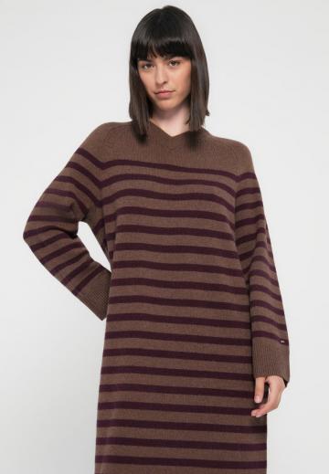 Вязаное платье