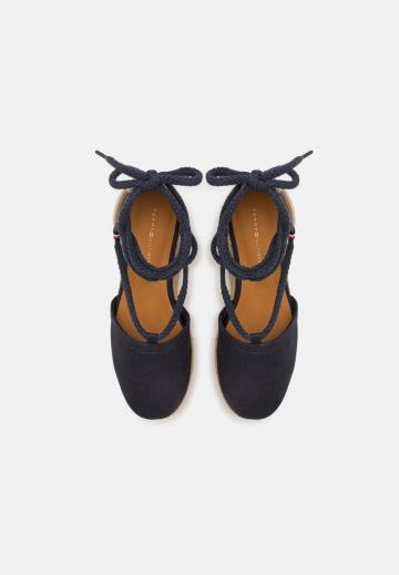 Гандбольные кроссовки