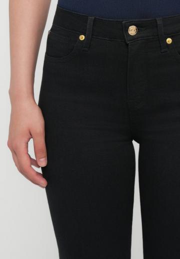 Узкие джинсы