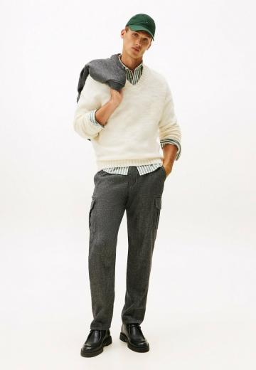 Брюки с накладными карманами