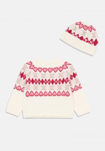 Вязаная кофта