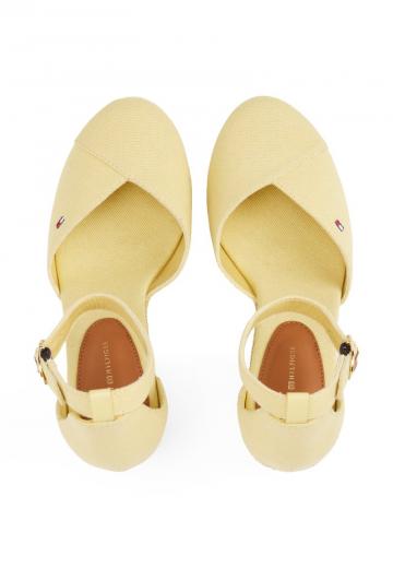 Туфли на танкетке