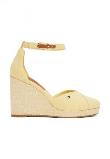 Туфли на танкетке