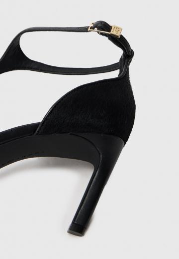 Туфли с ремешком