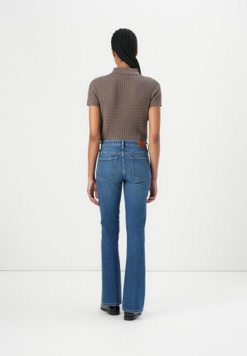 Клешеные брюки