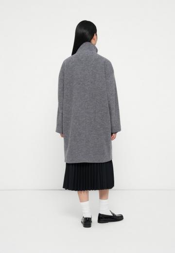 Шерстяное пальто