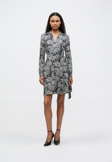 Короткое платье