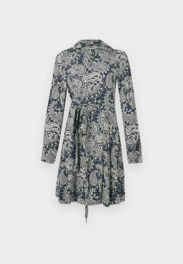 Короткое платье