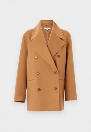 Короткое пальто