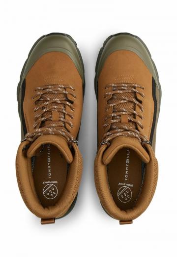 Походные ботинки