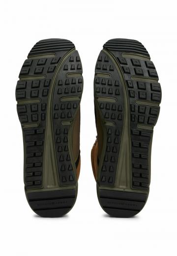 Походные ботинки