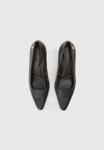 Туфли на высоком каблуке