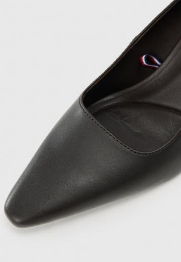 Туфли на высоком каблуке