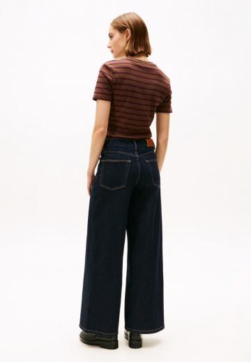 Клешеные джинсы