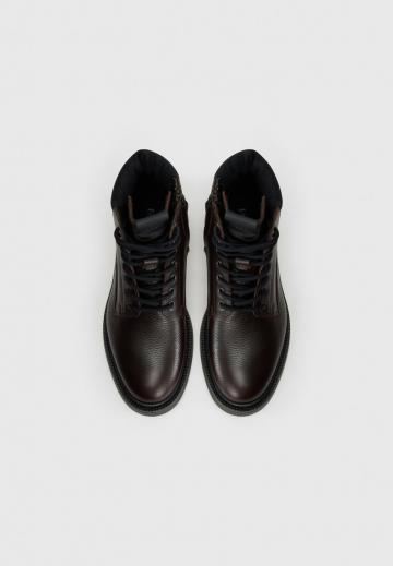 Ботинки на шнуровке