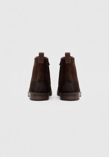 Ботинки на шнуровке