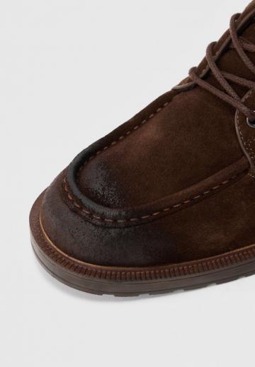 Ботинки на шнуровке