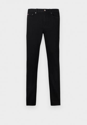 Узкие джинсы