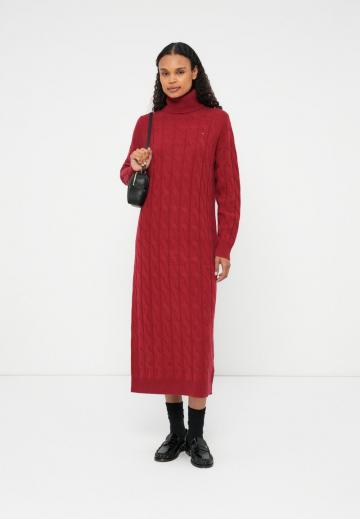 Вязаное платье