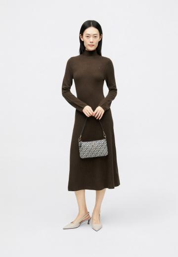 Вязаное платье