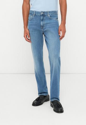 Прямые джинсы