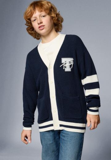 Вязаная кофта