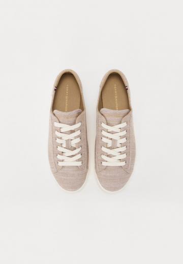 Гандбольные кроссовки