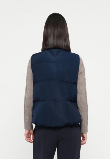 Пуховой жилет