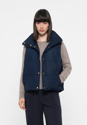 Пуховой жилет