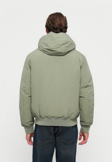 Зимняя куртка