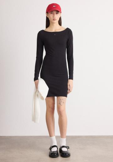 Короткое платье