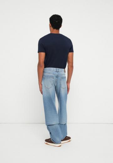 Прямые джинсы