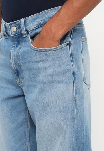 Прямые джинсы